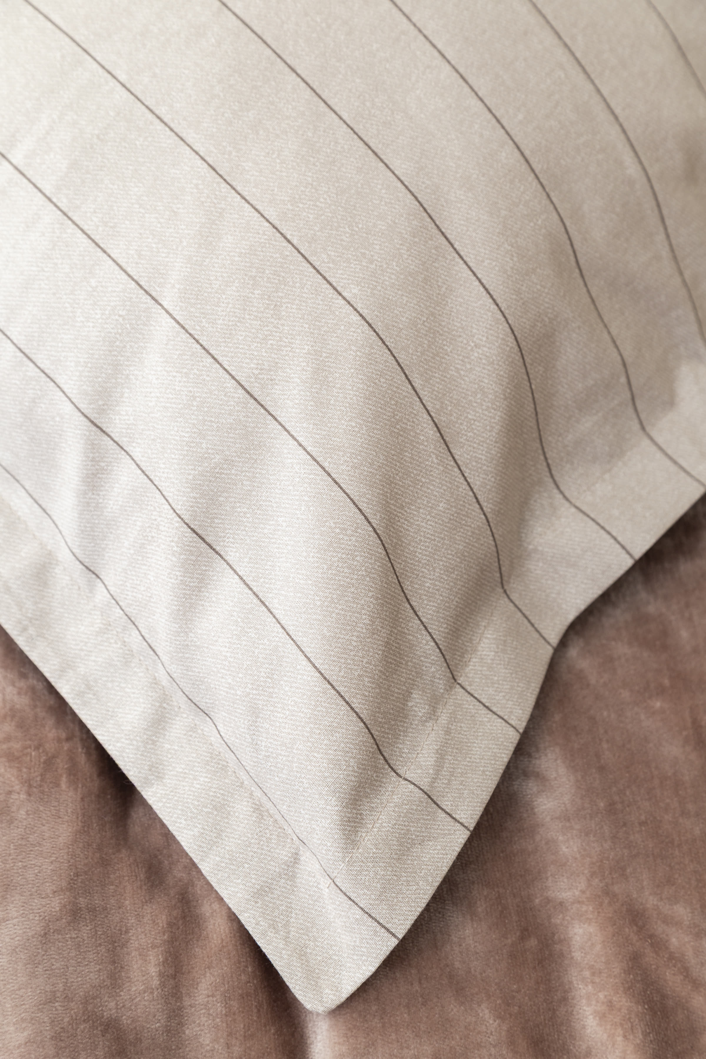 Aphrodite Double Bedding Set