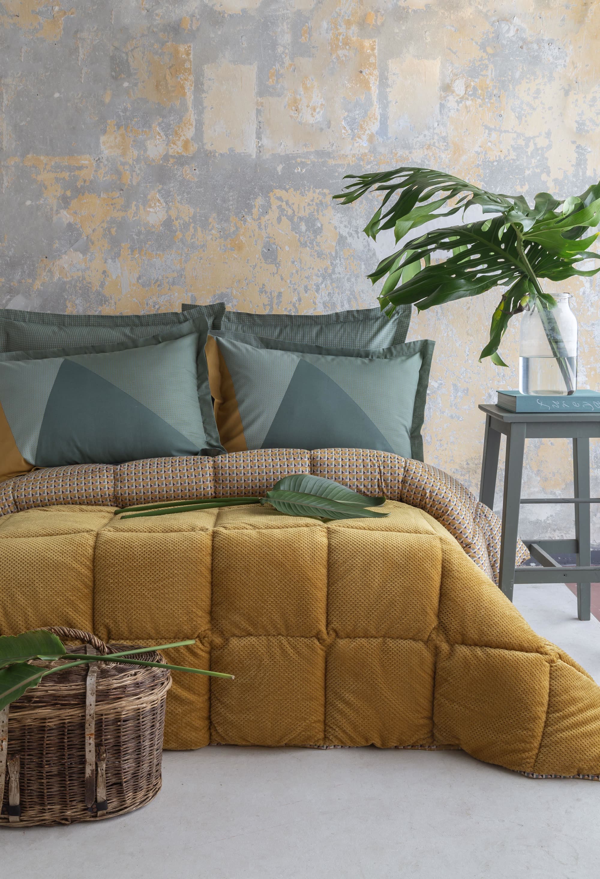 Softly Picassa Safran Double Bedding Set